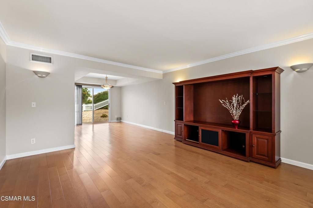 Newbury Park, CA 91320,349 Greenway AVE