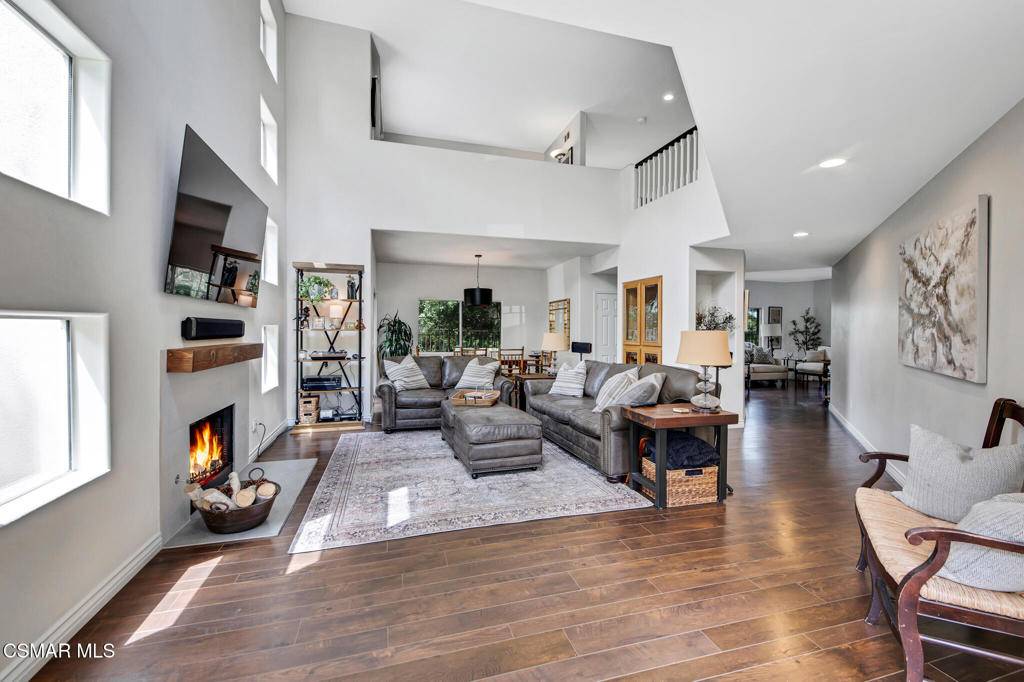 Newbury Park, CA 91320,1021 Larry CT