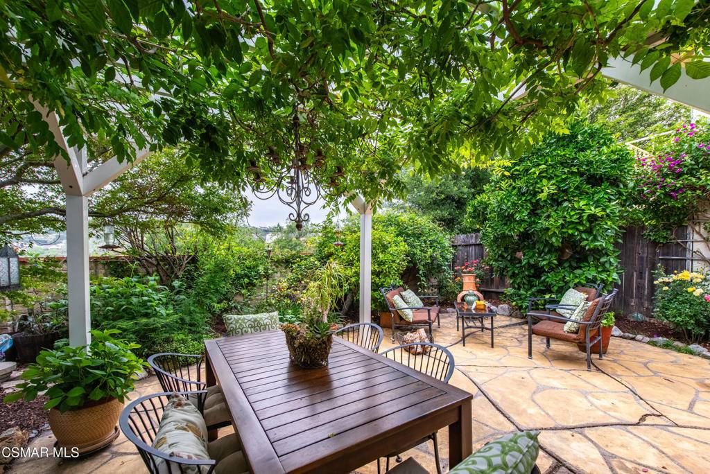 Westlake Village, CA 91361,32040 Waterside LN