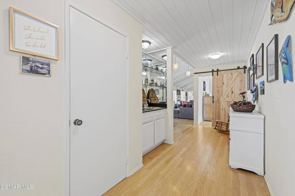 Thousand Oaks, CA 91360,3079 Dutch Elm CIR