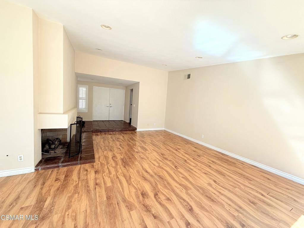 Westlake Village, CA 91361,850 Rim Crest DR