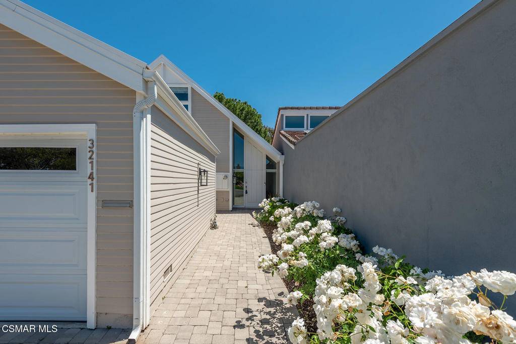 Westlake Village, CA 91361,32141 Lake Meadow LN
