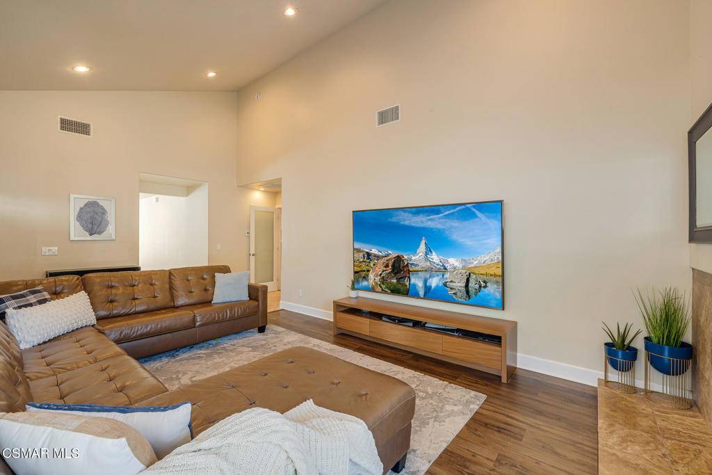 Thousand Oaks, CA 91362,1980 Shady Brook DR