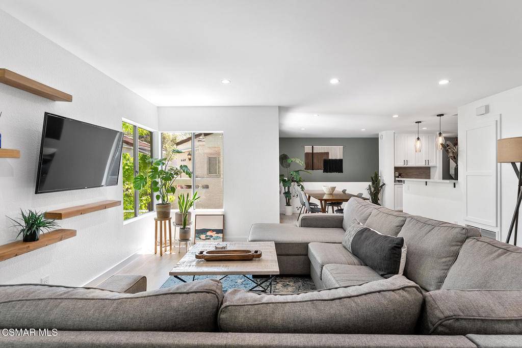 Thousand Oaks, CA 91362,647 Via Colinas