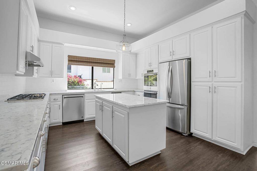 Oak Park, CA 91377,1142 Earlham CT
