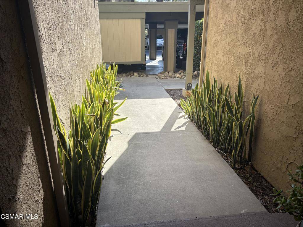 Thousand Oaks, CA 91360,324 Chestnut Hill CT #14
