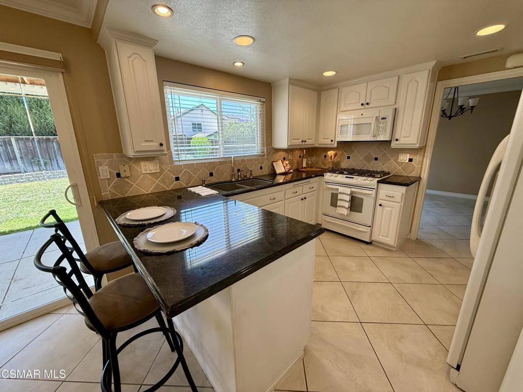 Newbury Park, CA 91320,806 San Simeon DR