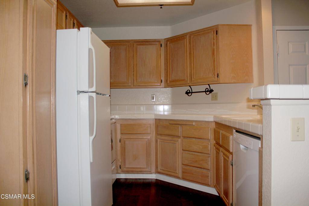 Oak Park, CA 91377,697 Sutton Crest TRL #Tl309