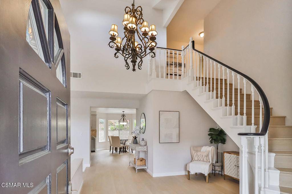 Agoura Hills, CA 91301,29153 Oakpath DR