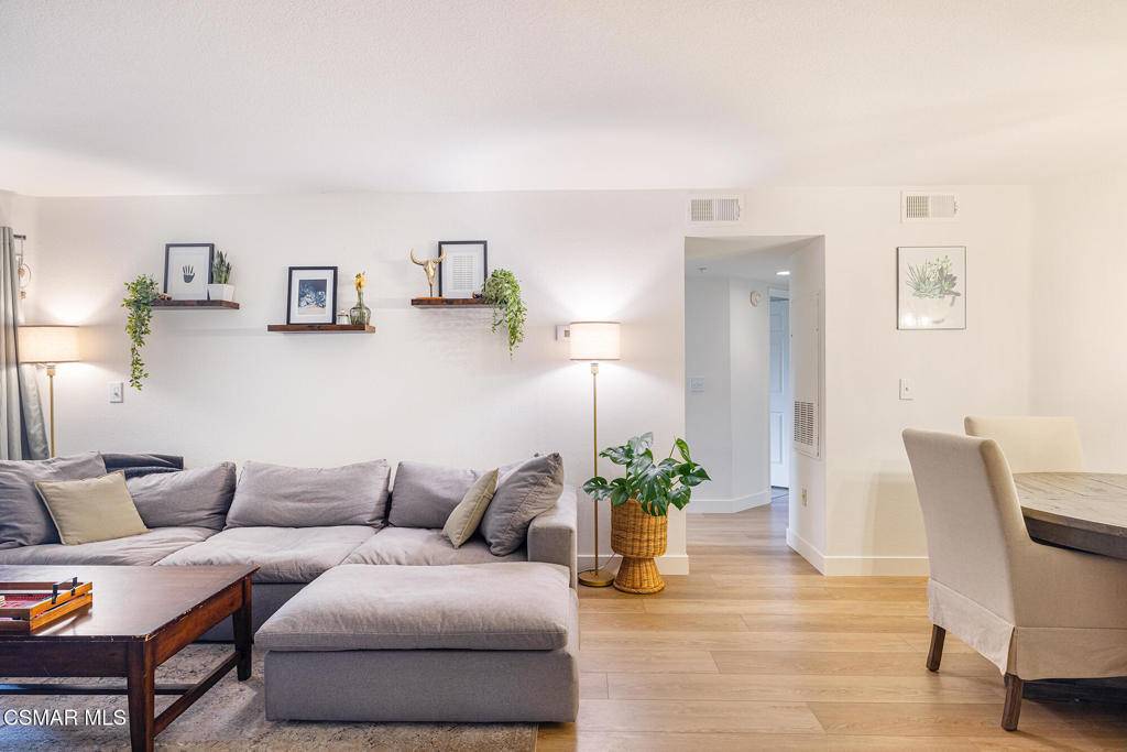 Oak Park, CA 91377,5744 Oak Bend LN #107