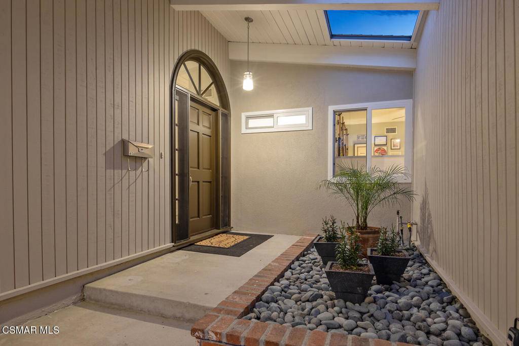 Newbury Park, CA 91320,40 Dickenson AVE