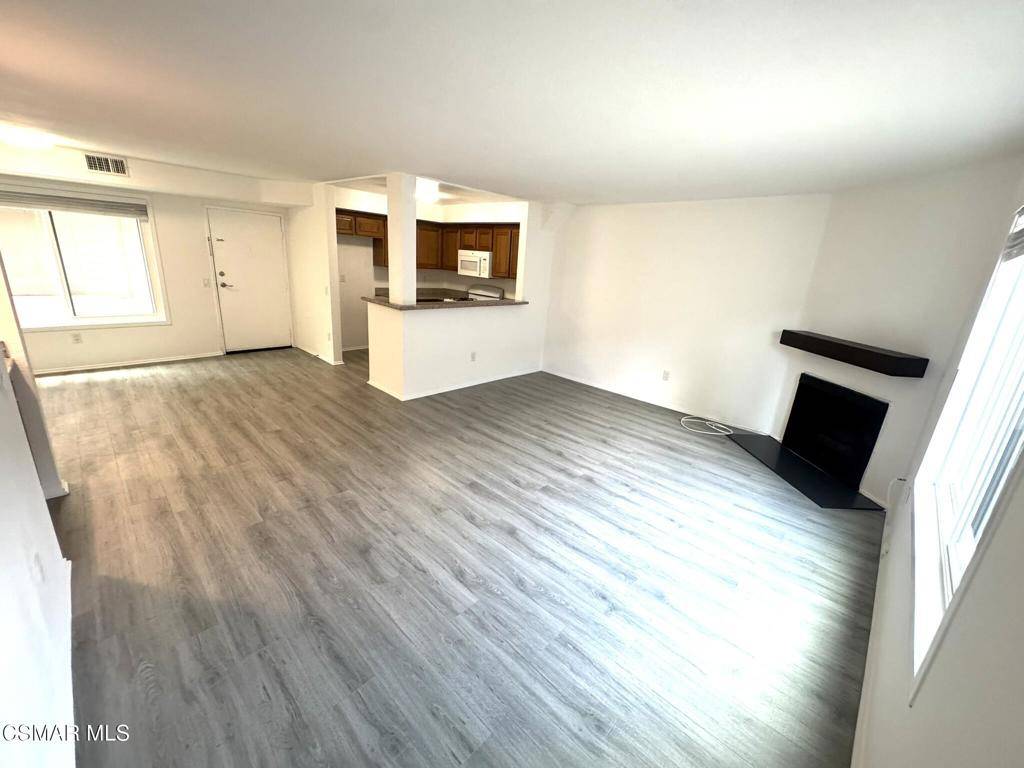 Sherman Oaks, CA 91423,13042 Riverside DR #104