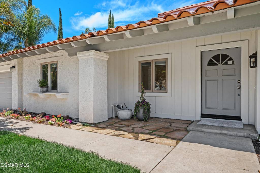 Westlake Village, CA 91361,2257 Glastonbury RD