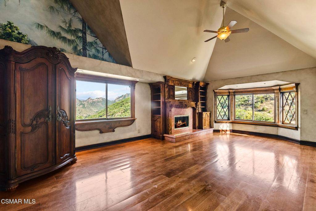 Agoura Hills, CA 91301,1561 Lookout DR