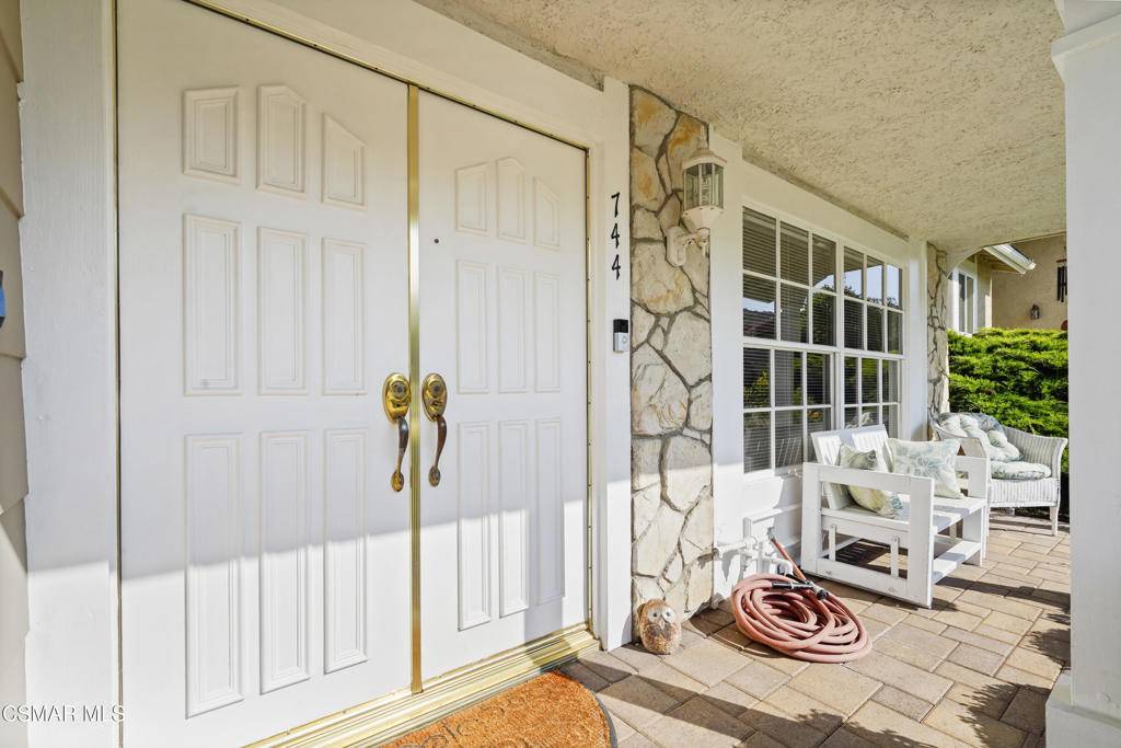 Newbury Park, CA 91320,744 Calle Las Colinas