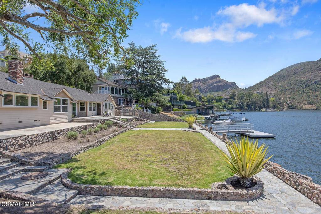 Thousand Oaks, CA 91361,800 Lake Sherwood DR