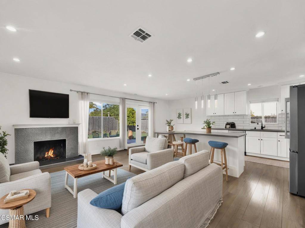 898 Oakmound AVE, Newbury Park, CA 91320