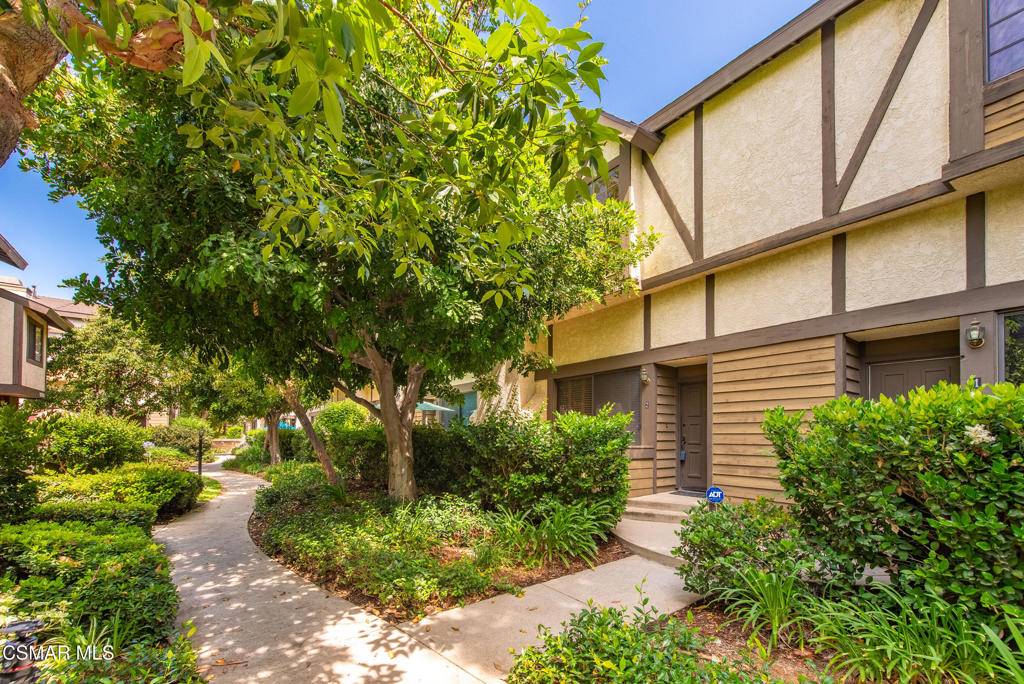 21145 Lassen ST #2, Chatsworth, CA 91311