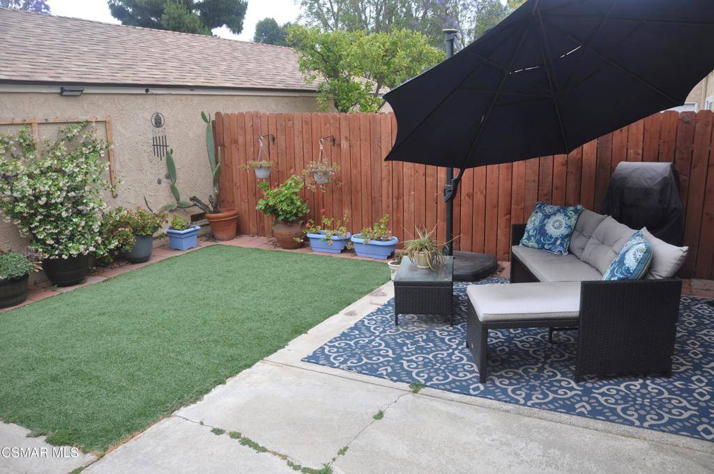 Moorpark, CA 93021,15077 Varsity ST #B