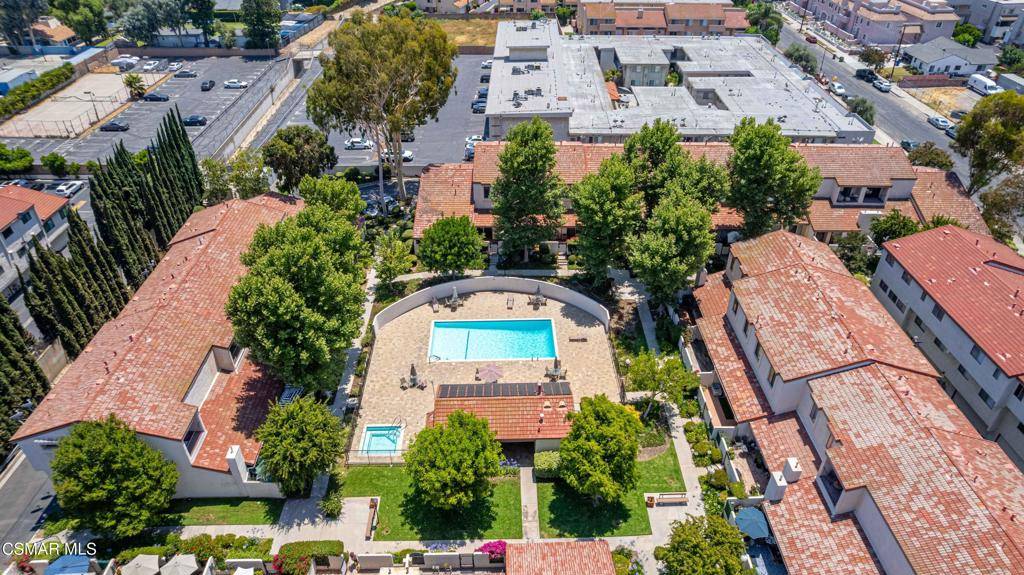 18220 Oxnard ST #105, Tarzana, CA 91356