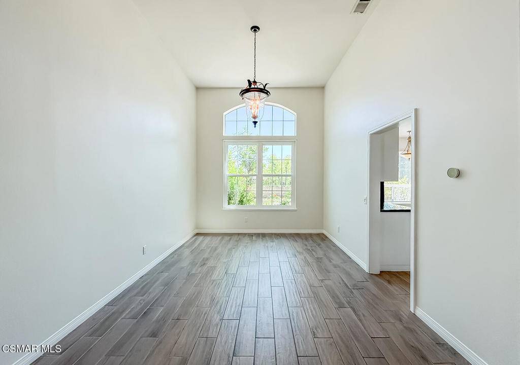 Thousand Oaks, CA 91362,2350 Laurelwood DR