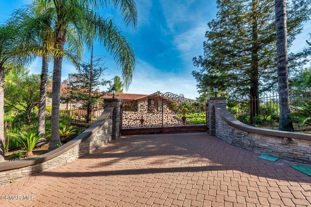 Thousand Oaks, CA 91361,11 Inverness RD