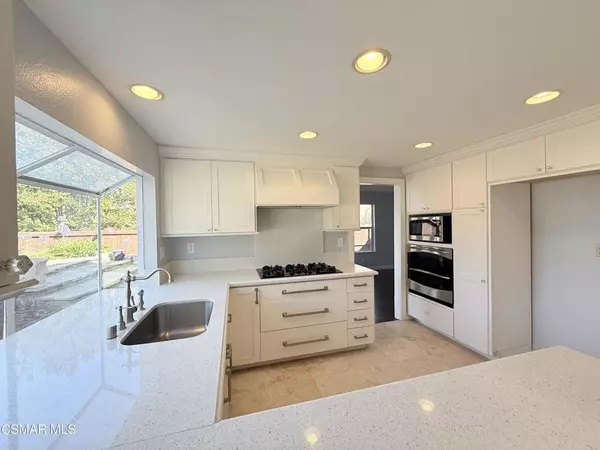 Simi Valley, CA 93065,1061 Shoal Creek CT