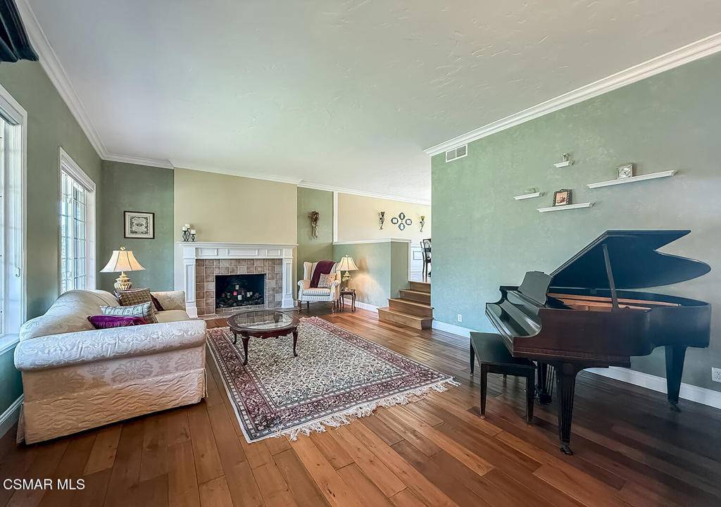 Thousand Oaks, CA 91360,167 Siesta AVE