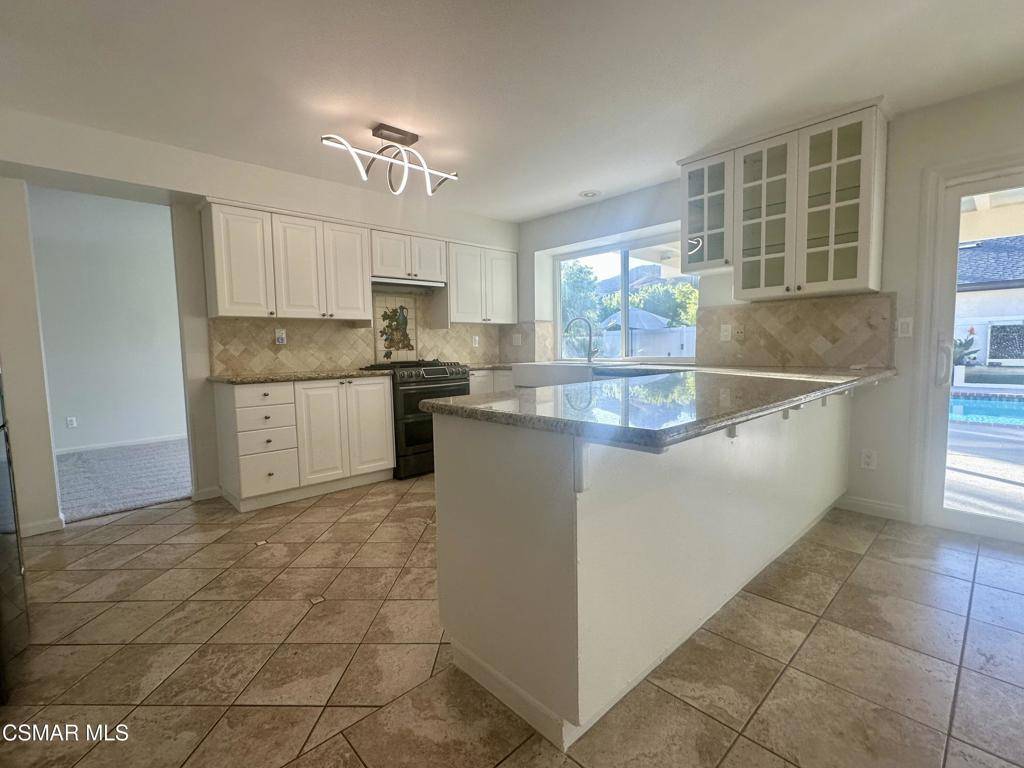 Calabasas, CA 91301,26969 Helmond DR