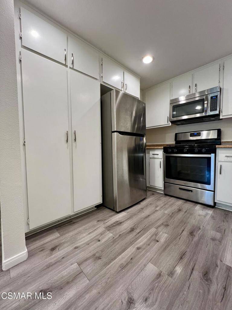 Thousand Oaks, CA 91362,1342 Hillcrest DR #17