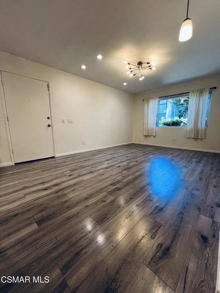 Thousand Oaks, CA 91362,1342 Hillcrest DR #17