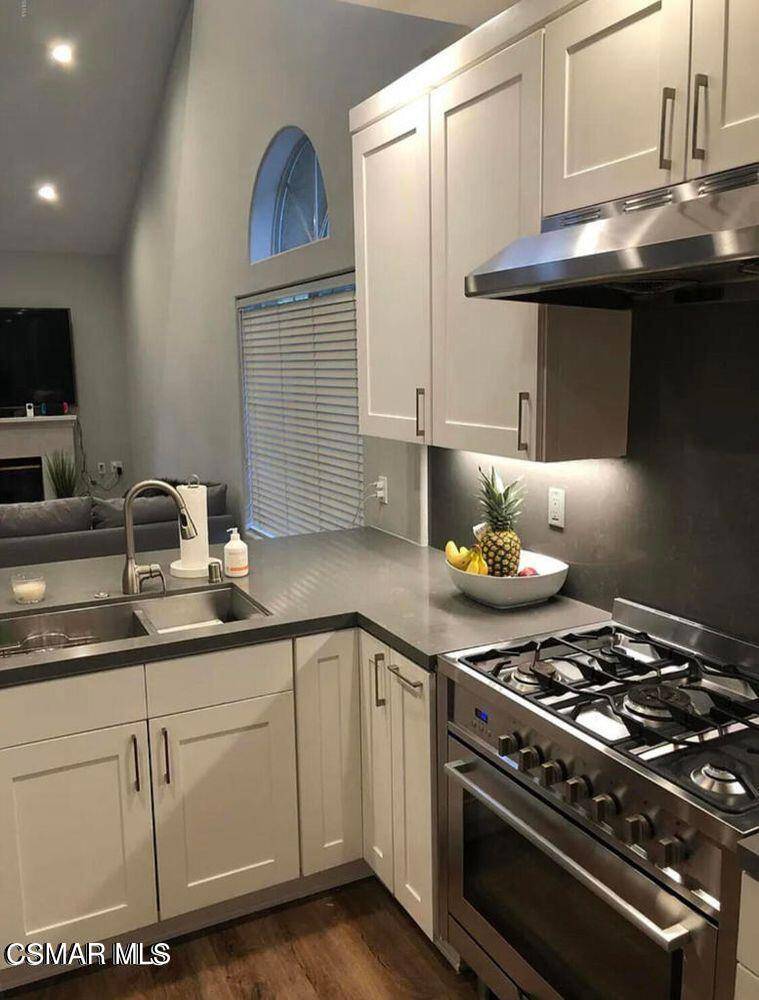 Oak Park, CA 91377,4895 Santo DR