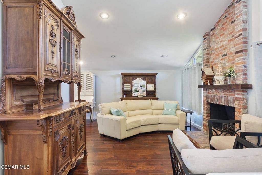 Westlake Village, CA 91362,2910 Bear River CIR