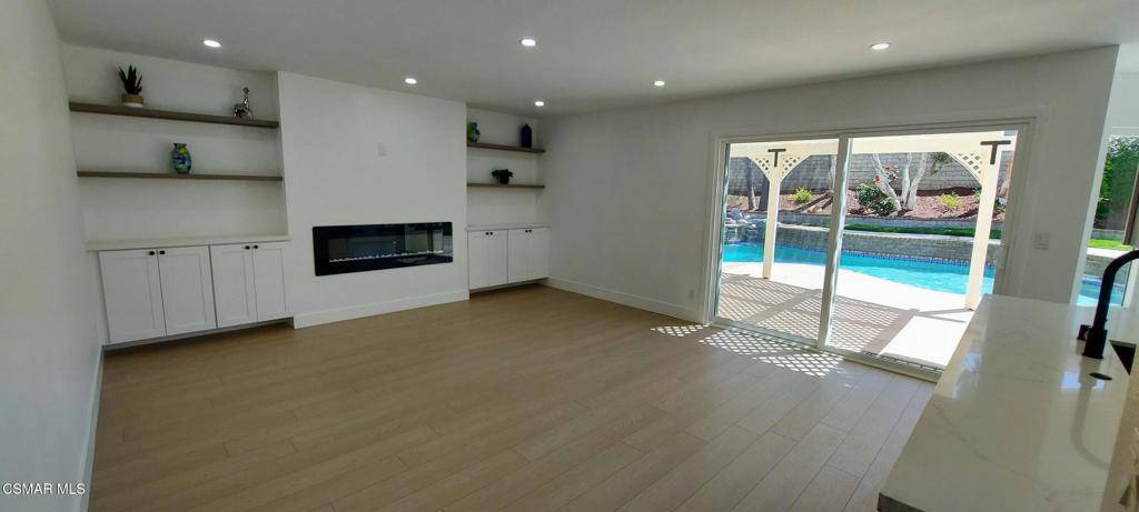 Simi Valley, CA 93065,748 Azure Hills DR