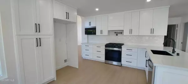 Simi Valley, CA 93065,748 Azure Hills DR