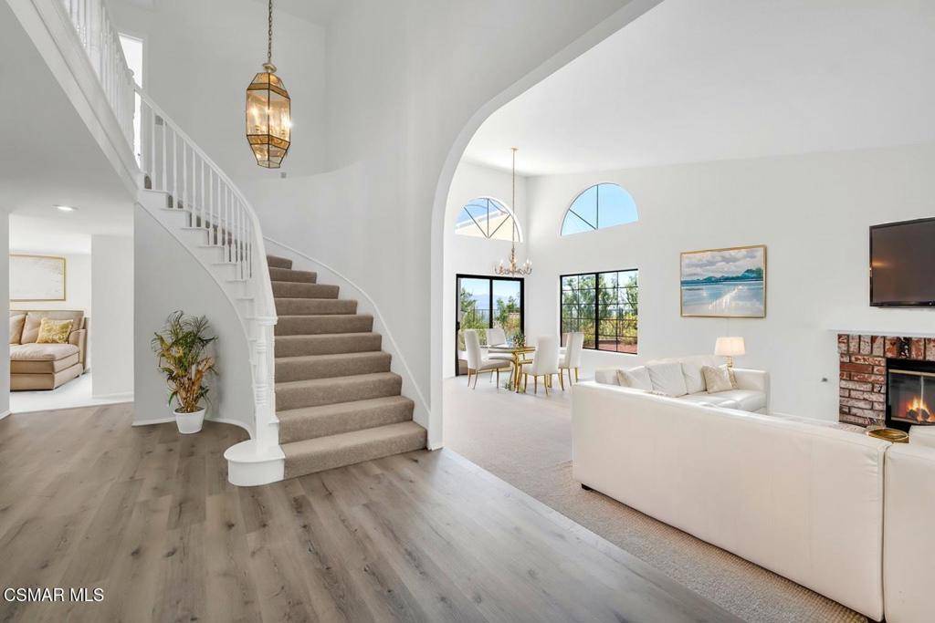 Thousand Oaks, CA 91362,2568 Picadilly CIR