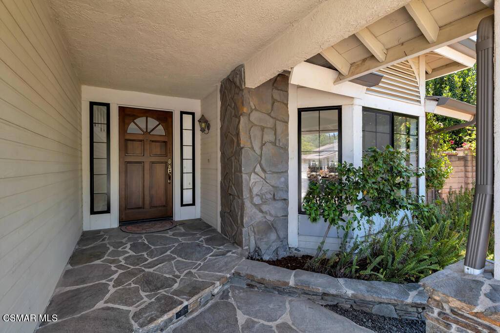 Thousand Oaks, CA 91362,2568 Picadilly CIR