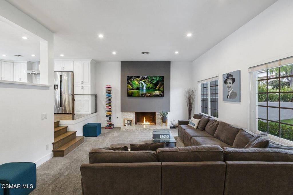 Thousand Oaks, CA 91360,373 Massey ST