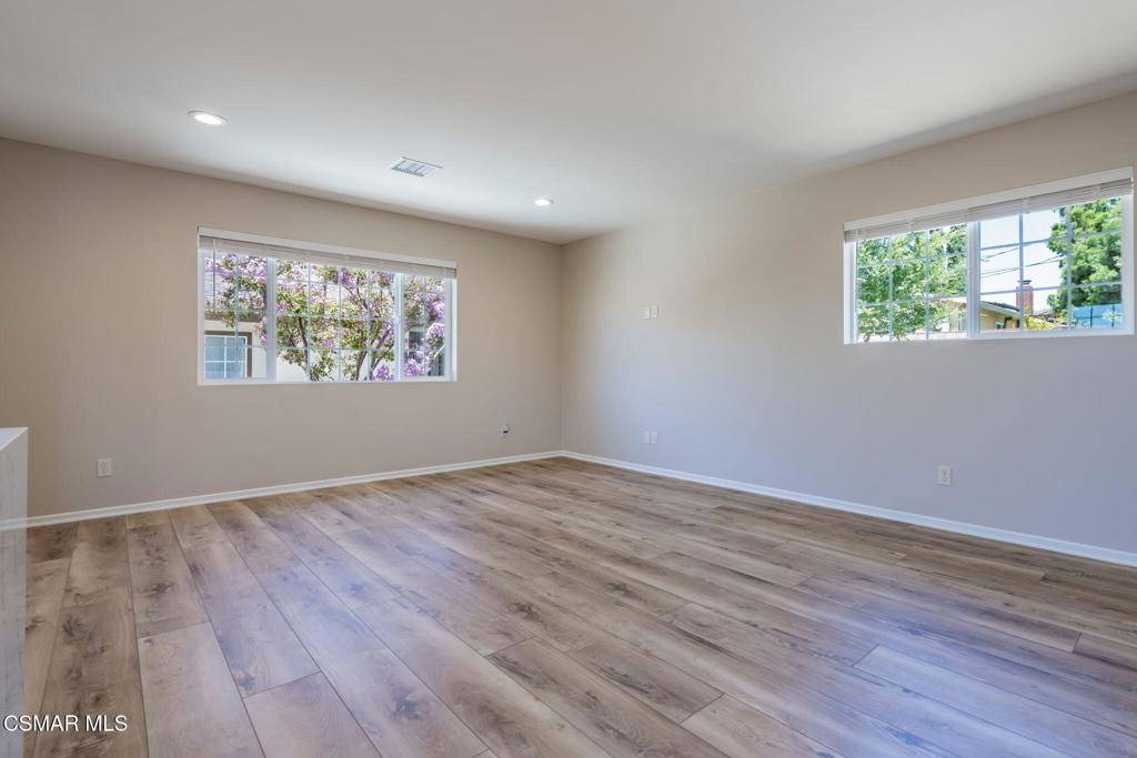 Simi Valley, CA 93063,3242 Hereford CT #B