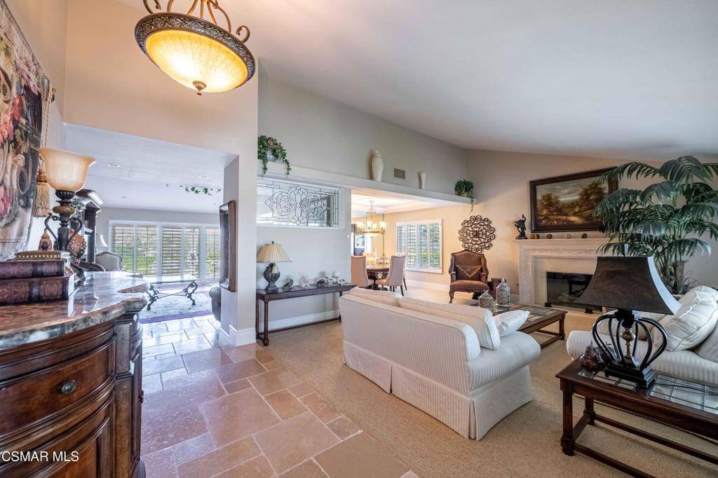 Westlake Village, CA 91361,2221 Hillsbury RD