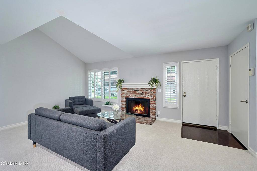 West Hills, CA 91307,24425 Vanowen ST #82