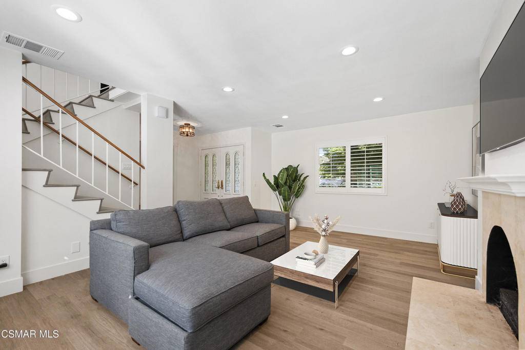 Westlake Village, CA 91361,2035 Broomfirth CT
