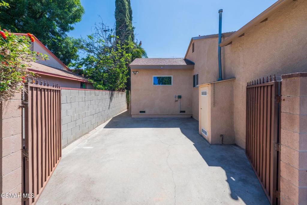 Encino, CA 91316,6120 Zelzah AVE
