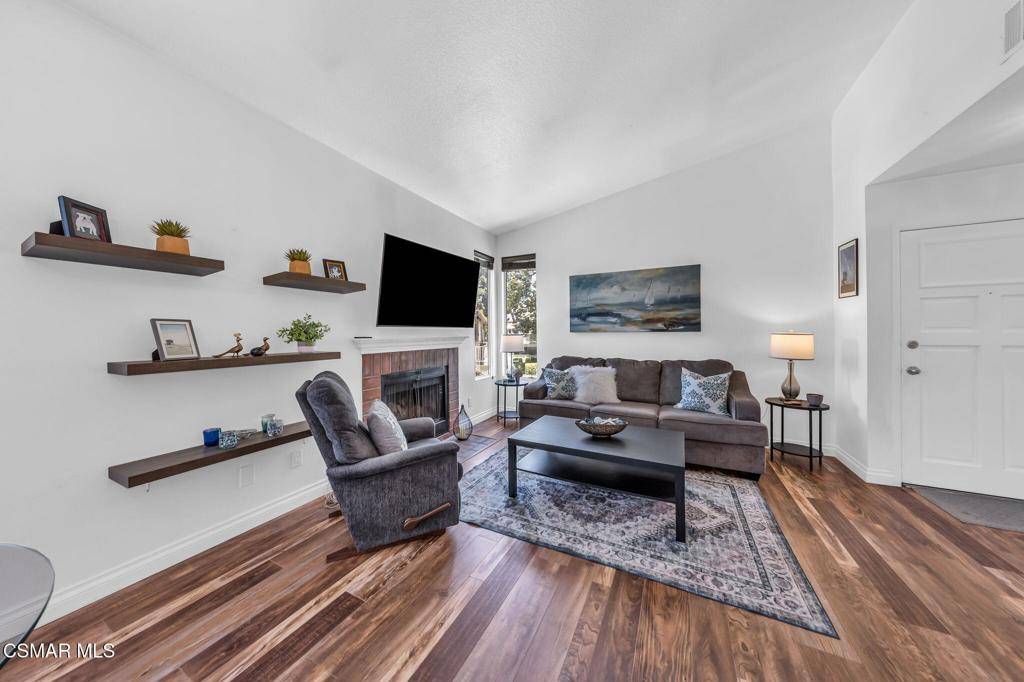 Thousand Oaks, CA 91362,2450 Pleasant WAY #N