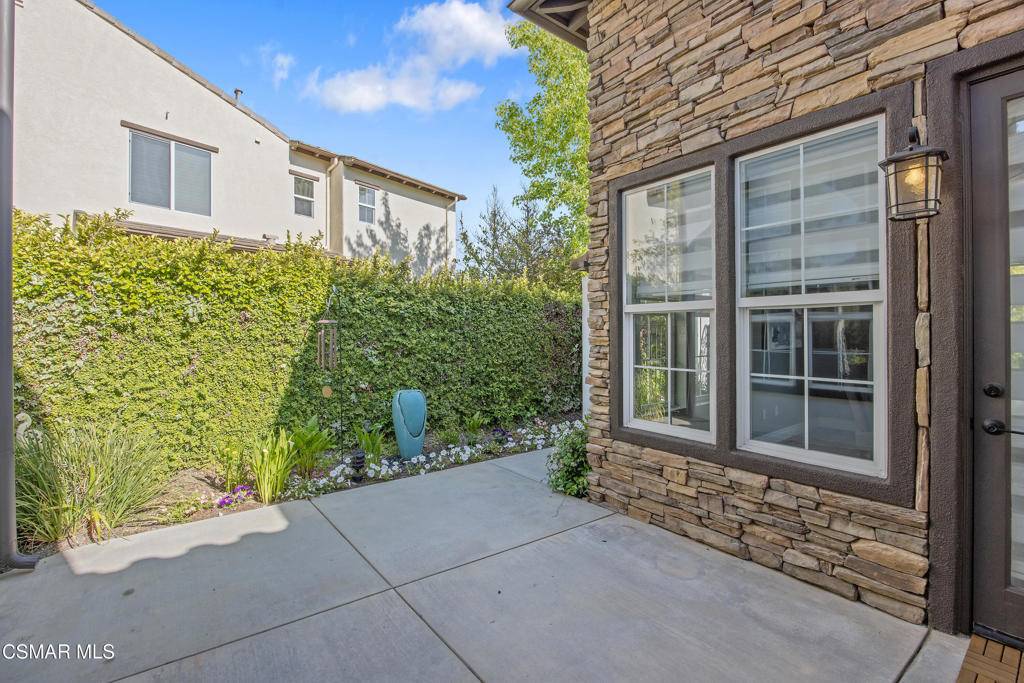 Thousand Oaks, CA 91362,2463 Springbrook ST