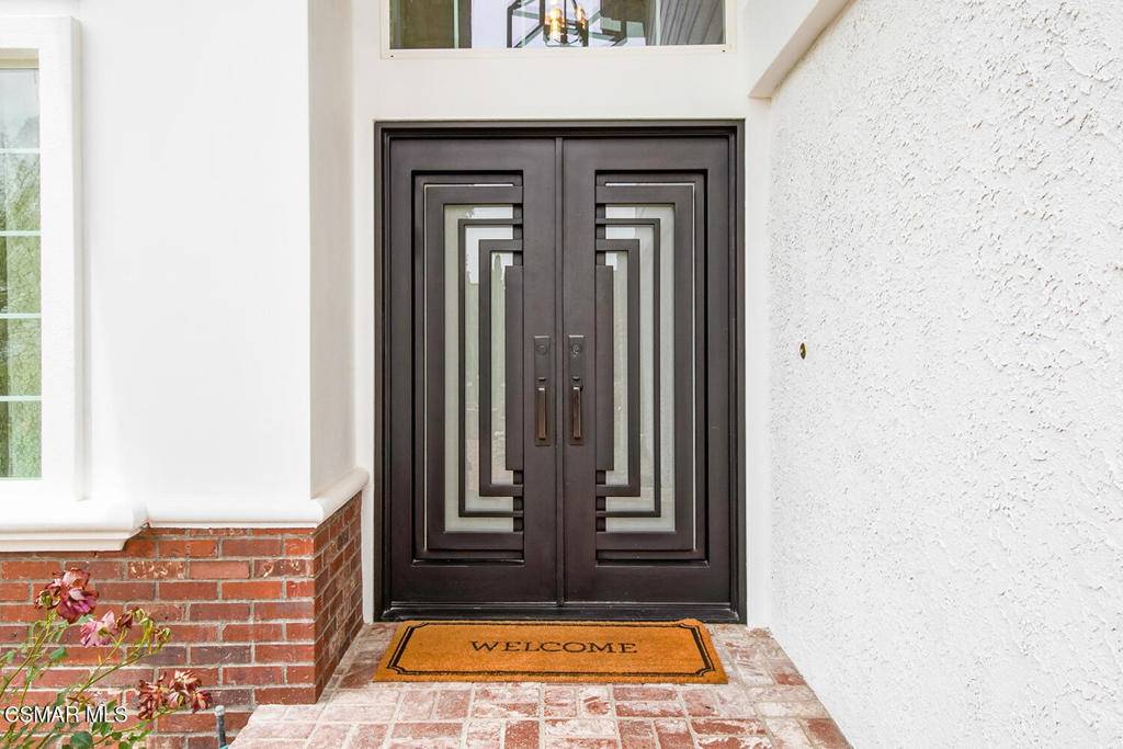 Thousand Oaks, CA 91362,2111 Peak PL