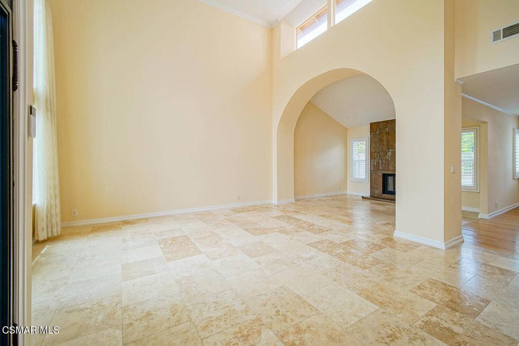 Thousand Oaks, CA 91362,2111 Peak PL