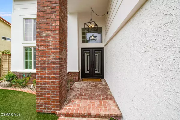 Thousand Oaks, CA 91362,2111 Peak PL