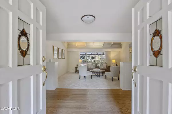 Thousand Oaks, CA 91362,1091 La Cresta DR
