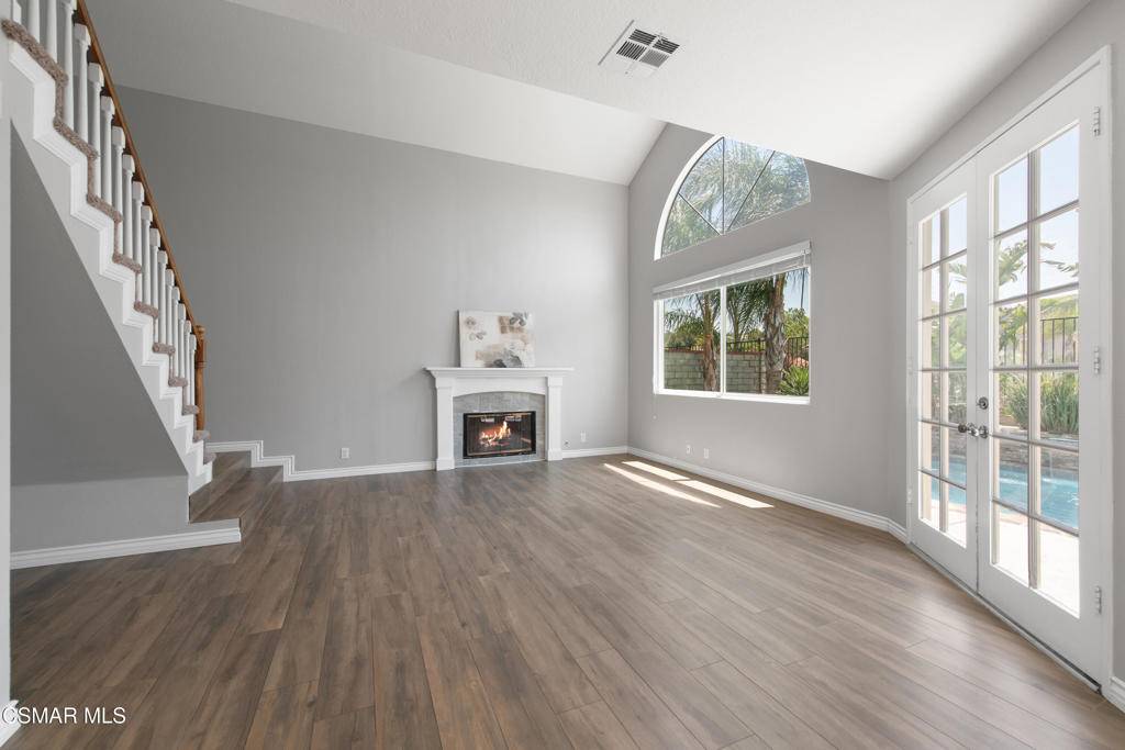 Saugus, CA 91390,28730 Raintree LN